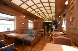 Illustration for article titled Japan's Most Unusual Bullet Train Has Foot Baths
